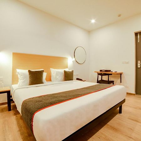 Super Townhouse Hosur Main Road Bommanahalli Near Gopalan Innovation Mall Bangalore Exterior foto