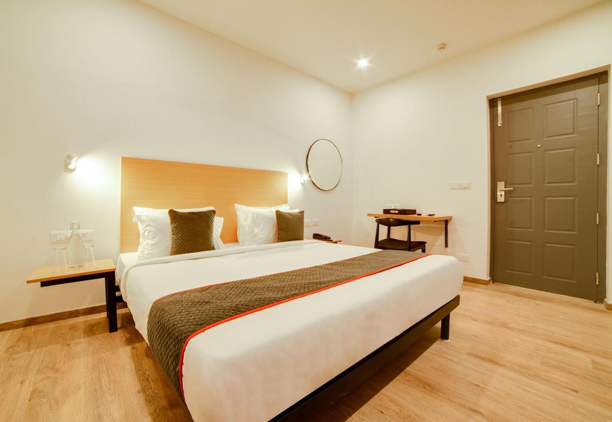 Super Townhouse Hosur Main Road Bommanahalli Near Gopalan Innovation Mall Bangalore Exterior foto